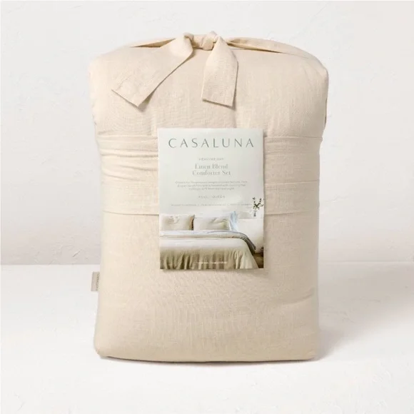 Elegant Cream Bedding Set - Picture 5 of 12